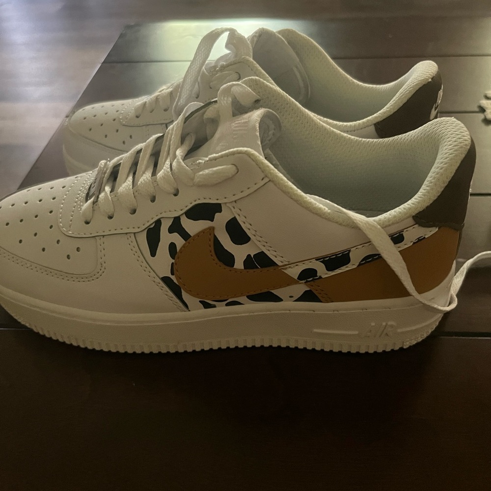 Custom nikes - Picture 3 of 4